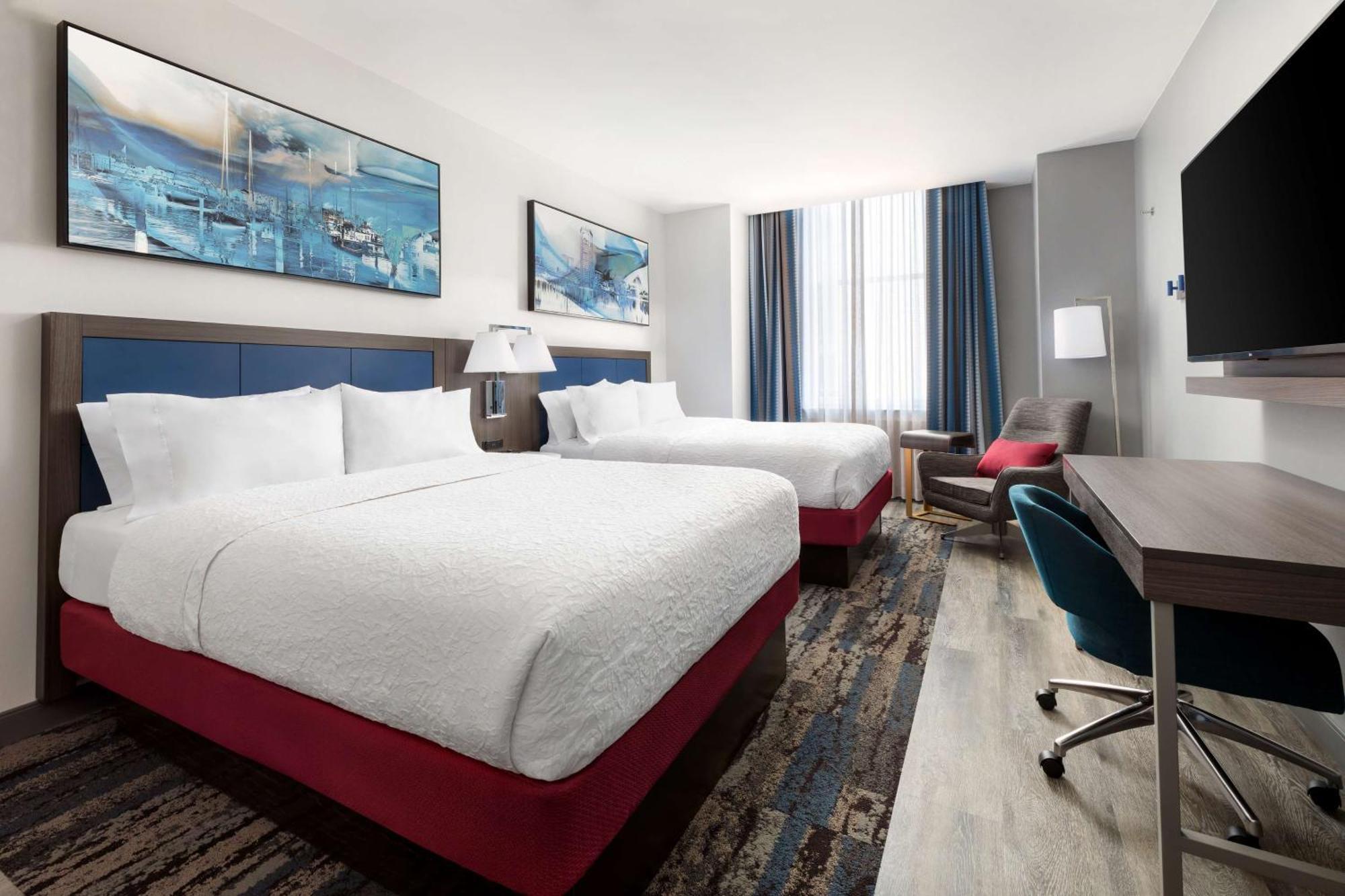 Hampton Inn & Suites Baltimore Inner Harbor Exterior photo