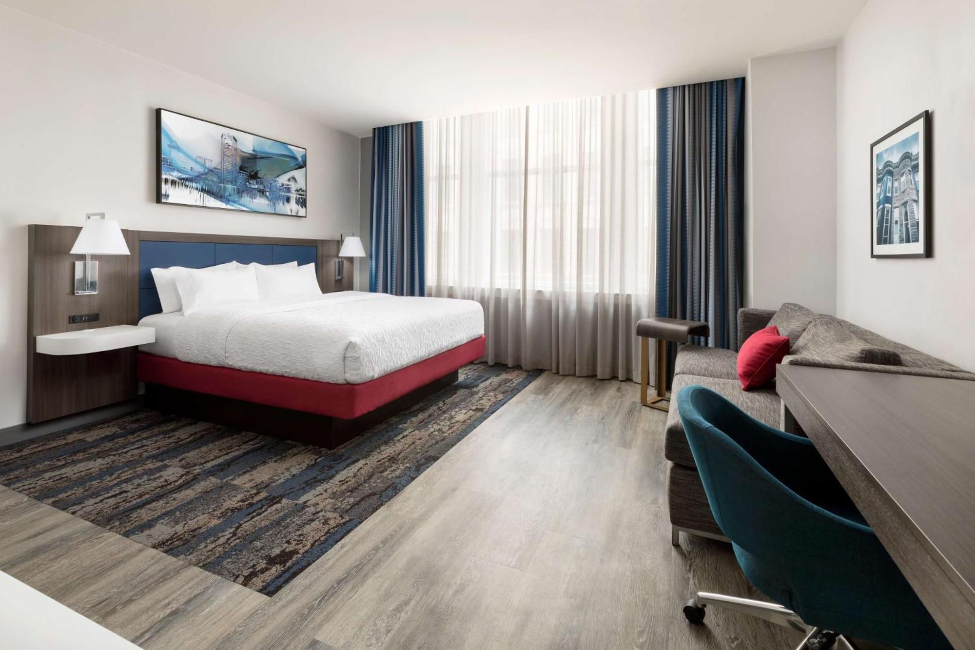 Hampton Inn & Suites Baltimore Inner Harbor Exterior photo